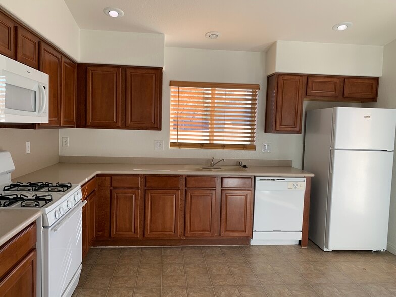 Building Photo - 5005 Bayberry Crest St