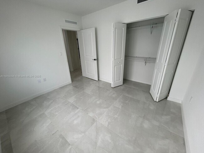 Building Photo - 14568 SW 261 St Ter