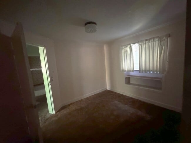 Building Photo - 16 Van Ness Ave