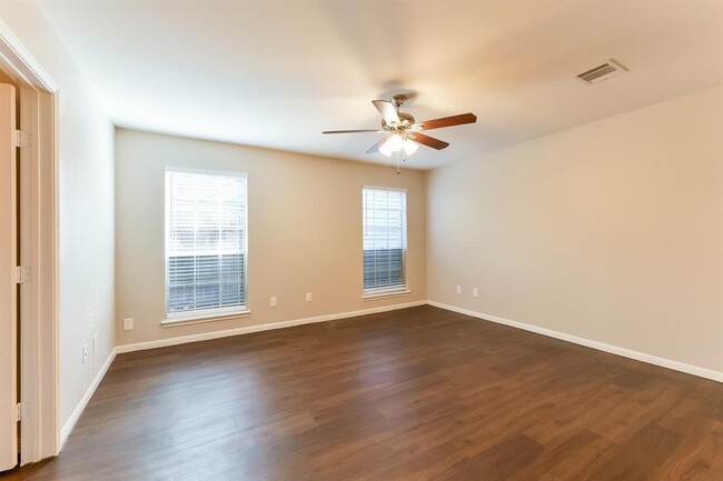 Building Photo - 1710 Pine Gap Dr