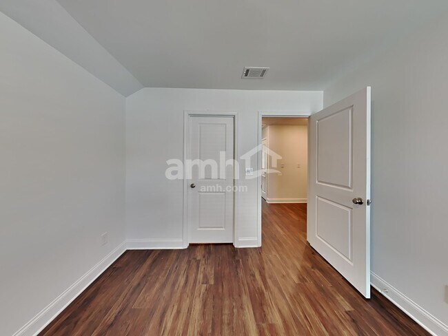 Building Photo - 5017 Pebble Bridge Wy