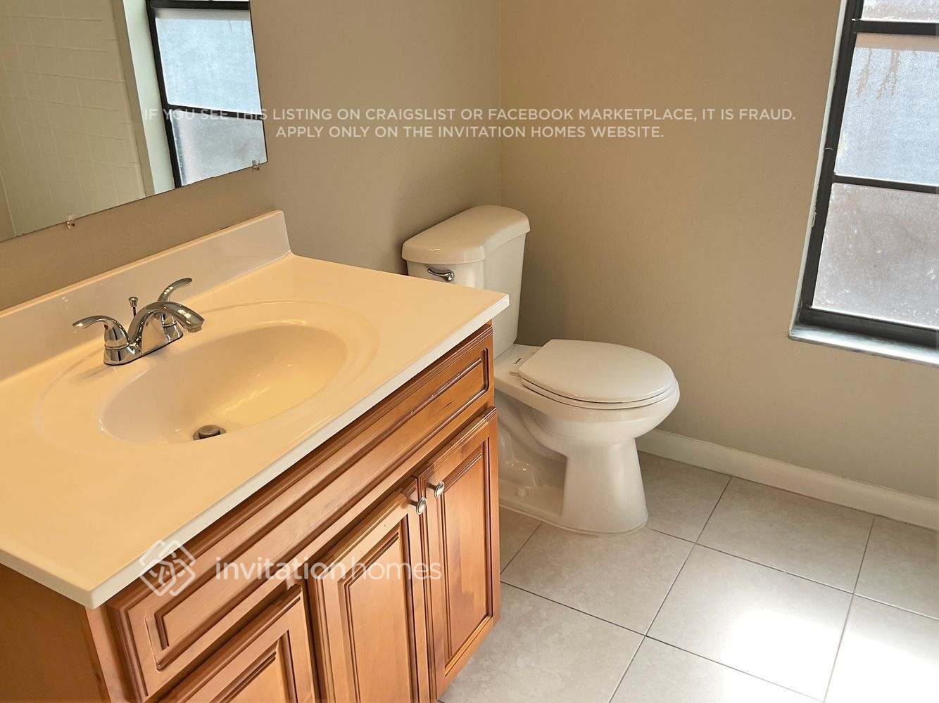 Building Photo - 907 Lakemont Dr