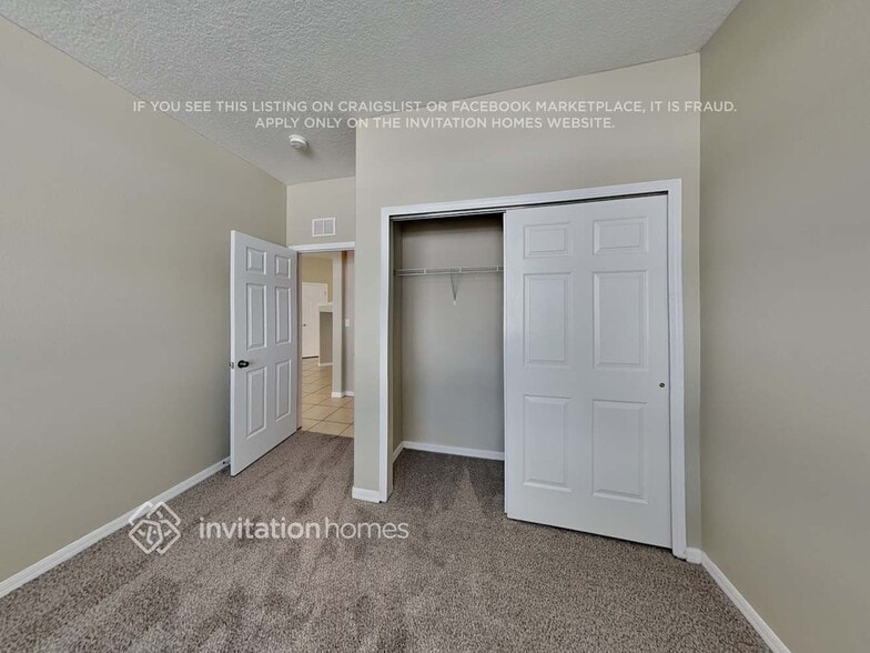 Building Photo - 325 Vine Cliff St