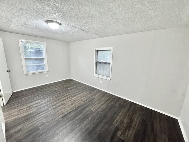 Building Photo - 655 Granada Rd