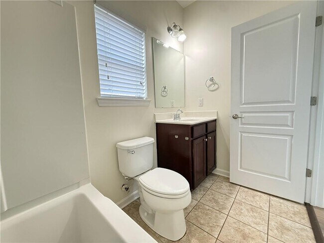 Building Photo - 279 Pendergast Dr SW
