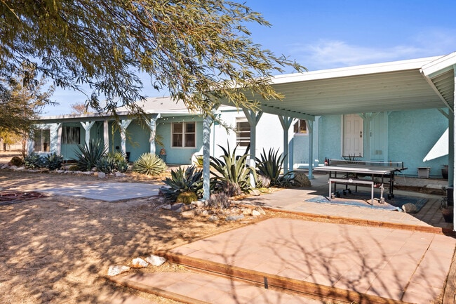 Building Photo - 62851 Aberdeen Dr