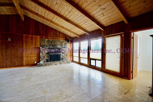 Building Photo - Bright and Inviting 4BR Home Minutes from ...