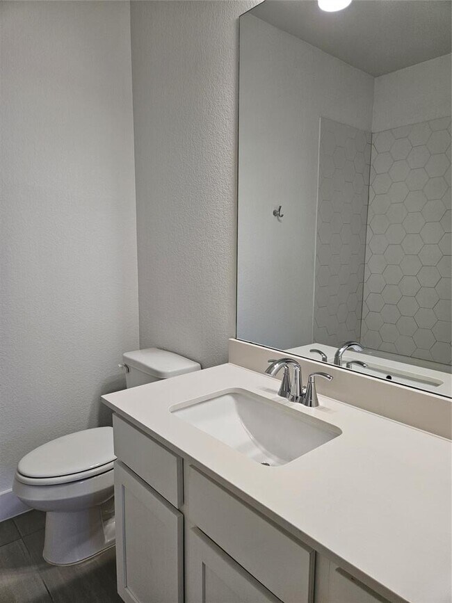 Building Photo - 1518 Roseburg Dr