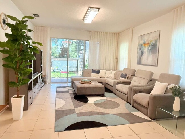 Building Photo - Beautiful 3-Bedroom Home in Lake Nona – $2...