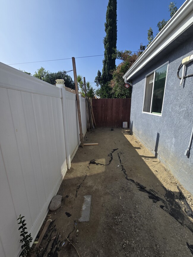 Building Photo - 505 Harding Ave