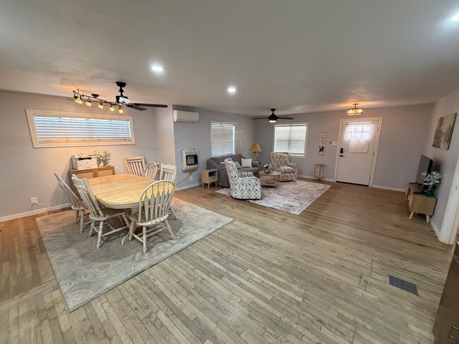 Building Photo - 603 S Ross Blvd