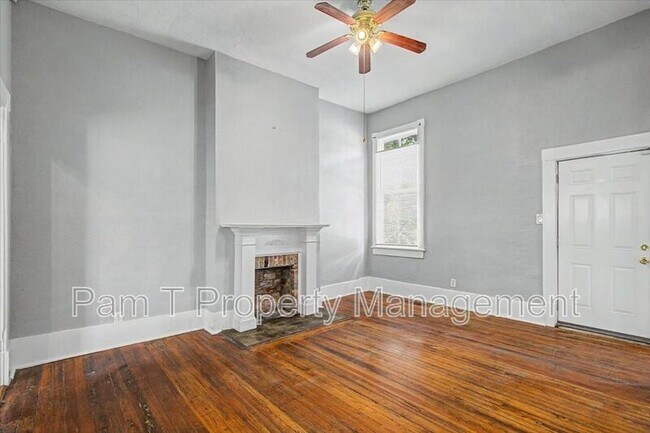 Building Photo - 402 E Park Ave
