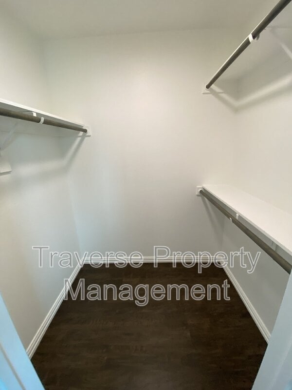 Building Photo - 108 Arrowhead St