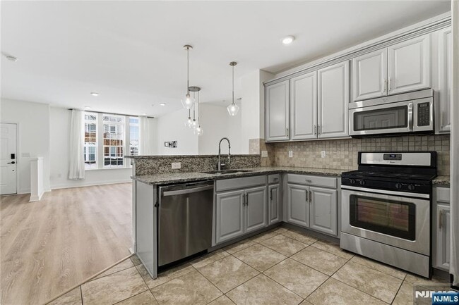 Building Photo - 25 Veterans Dr