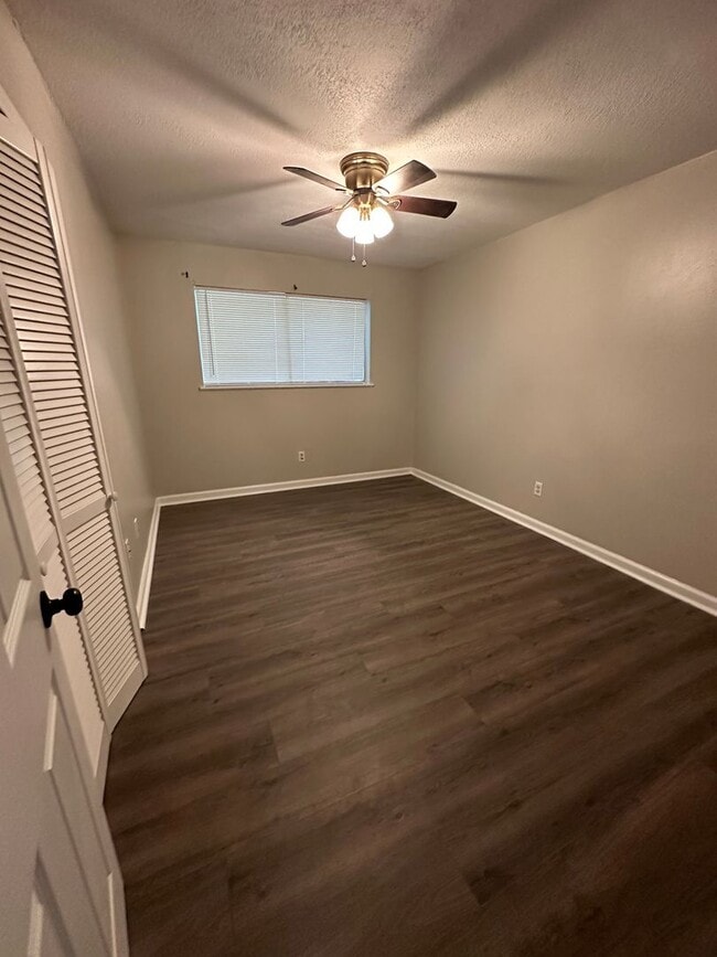 Building Photo - Beautiful 3 Bedroom Home in Bossier!