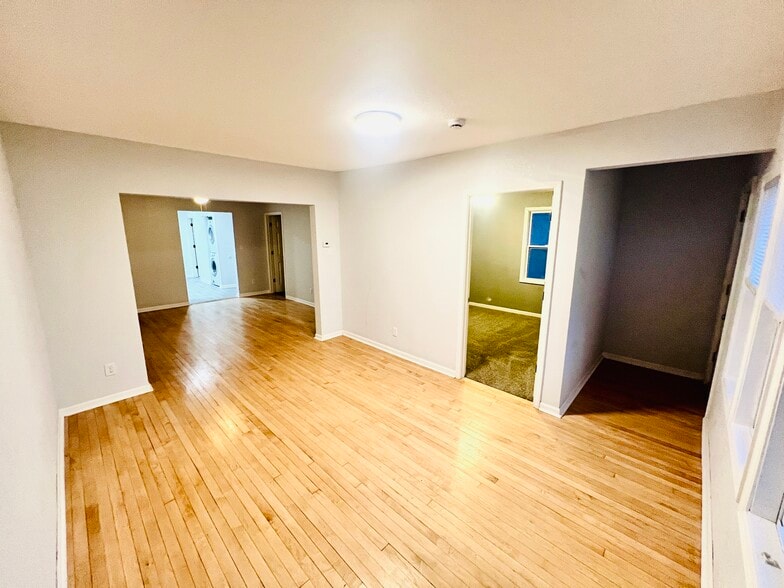 Living Room - 2611 N Holton St