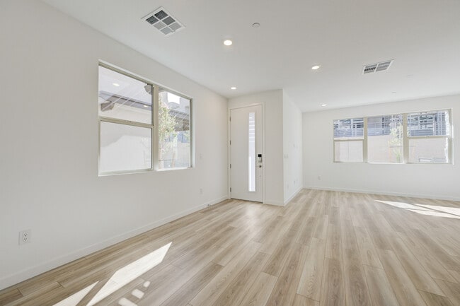 Building Photo - 1533 Melodic Lark Dr