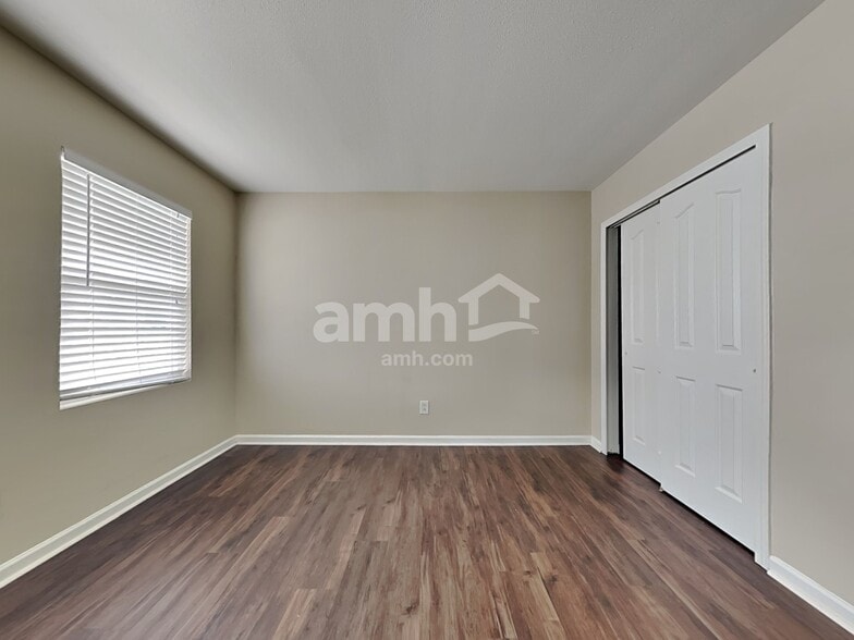Building Photo - 2021 Moss Creek Dr