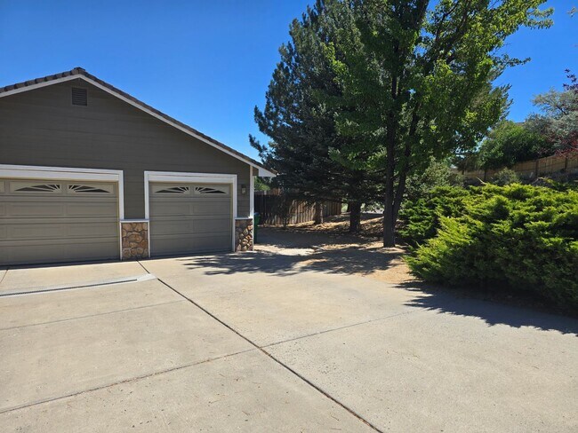 Building Photo - *Pending* Spacious 5 Bedroom Home With Valley Views In SW Reno!