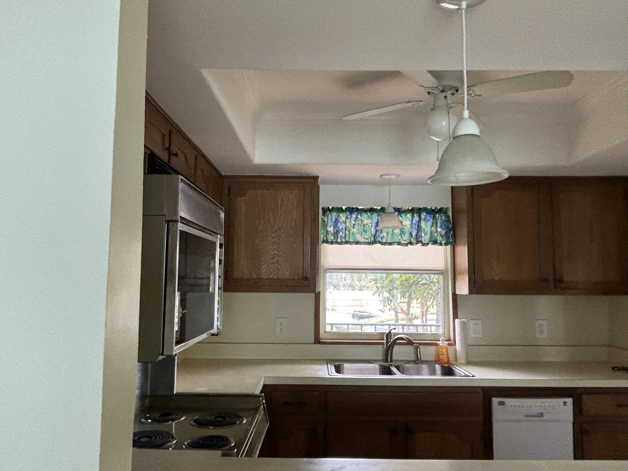 Building Photo - 5020 Brittany Dr S