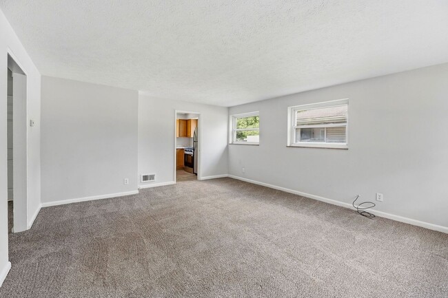 Building Photo - Delhi-Charming 2Bed 1 bath home