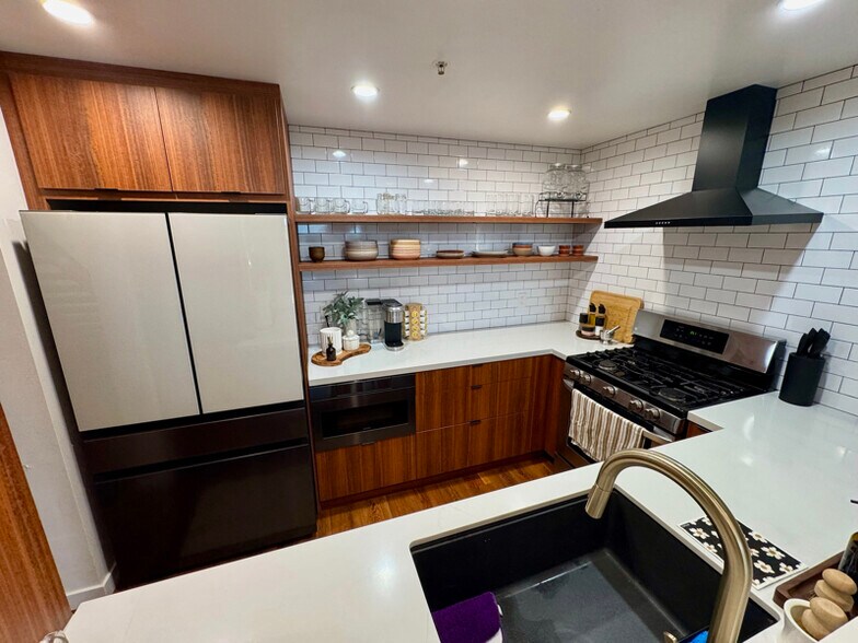 Building Photo - 828 Innes Ave