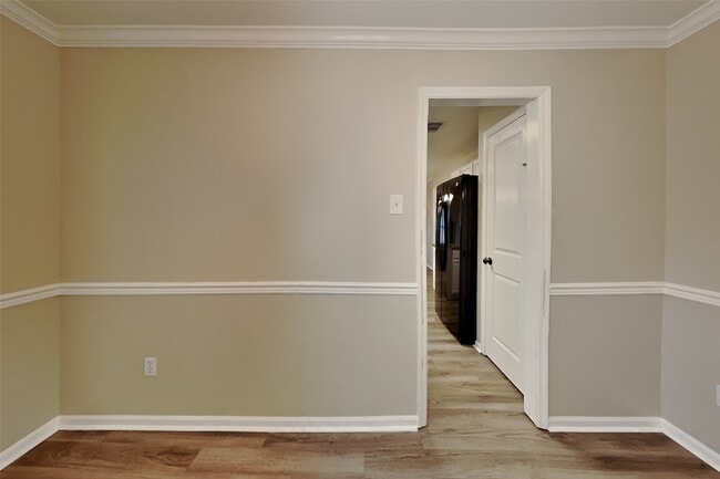 Building Photo - 3407 Fort Richmond Dr