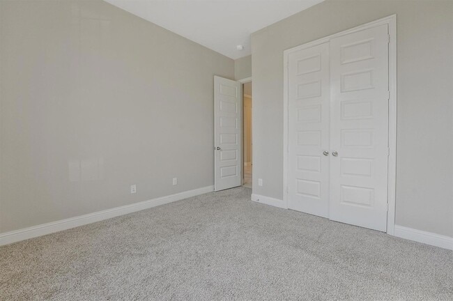 Building Photo - 1910 Graham Wy