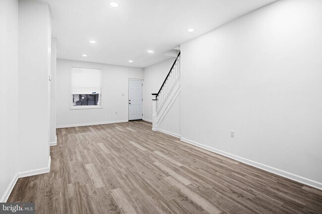 Building Photo - 5540 Harmer St