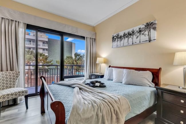 Building Photo - 2710 N Ocean Blvd