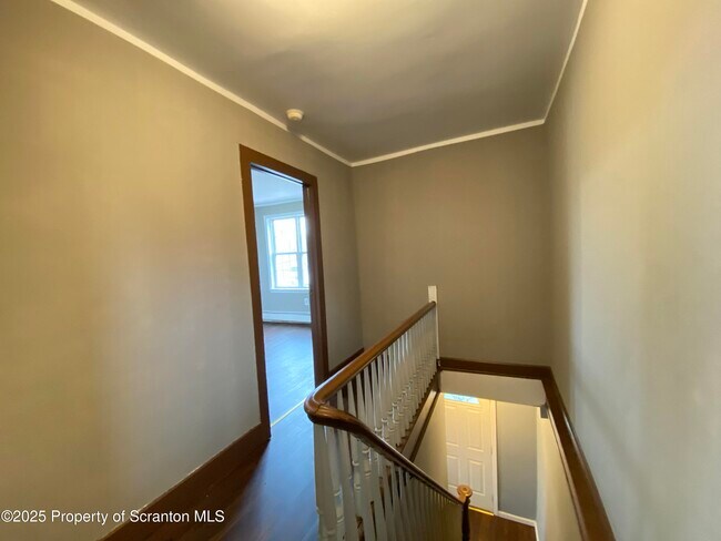Building Photo - 416 E Elm St