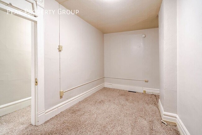 Building Photo - 1283 Forsythe Ave