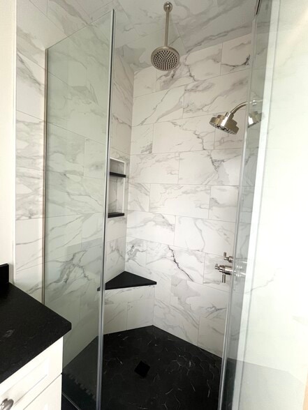 Building Photo - 672 Mohawk St