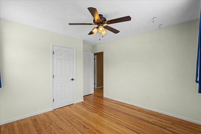 Building Photo - 5 Knollwood Dr