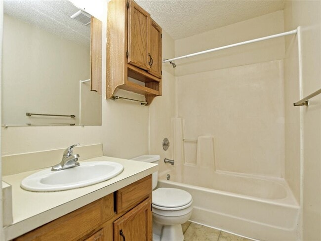 Building Photo - 116 Hillside Dr