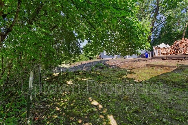 Building Photo - 11551 SW 64th Ave