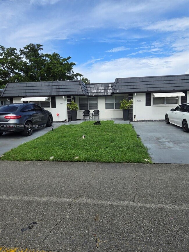 Building Photo - 7602 NW 73rd Terrace