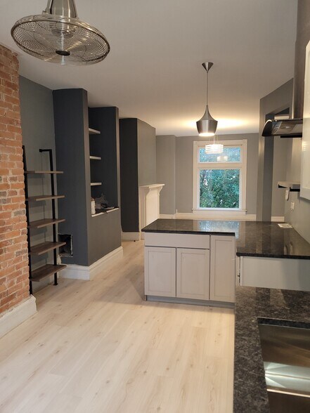 Building Photo - 81 N 22nd St