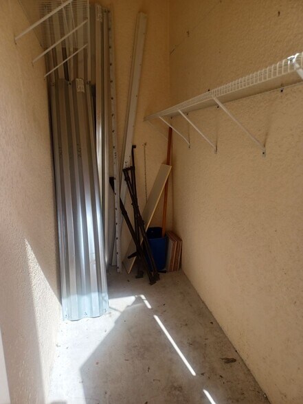 Building Photo - 3/2 Condo in gated community off Colonial Blvd