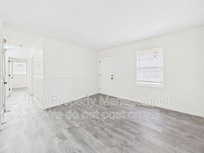 Building Photo - 7907 E 51st St