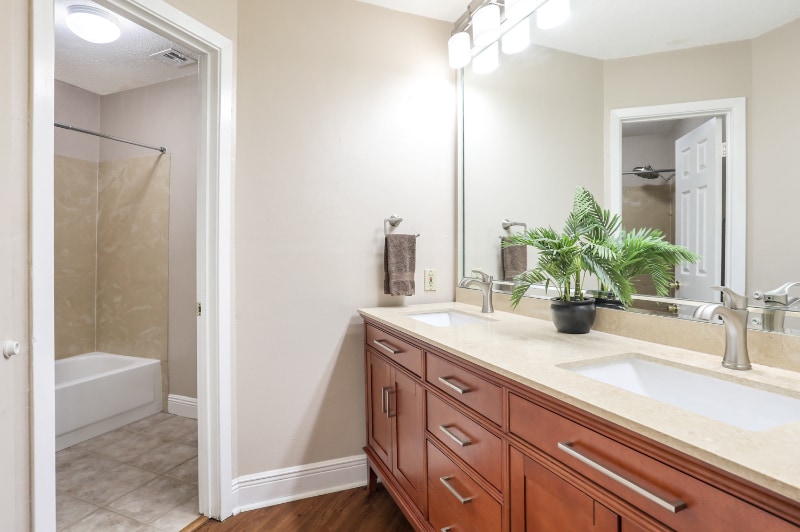 Building Photo - 404 W Lake Catahoula Ct