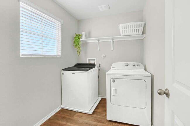 Building Photo - 10417 Mcintosh