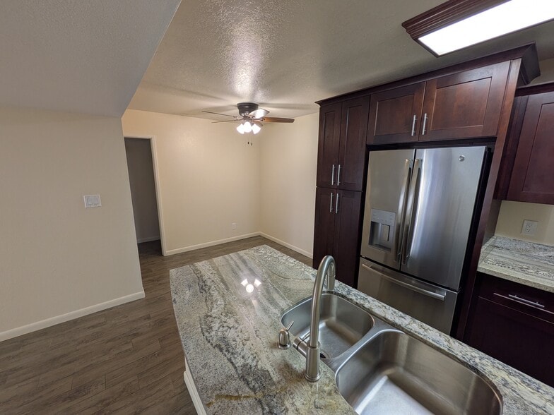 Building Photo - 2938 N 61st Pl Unit 135