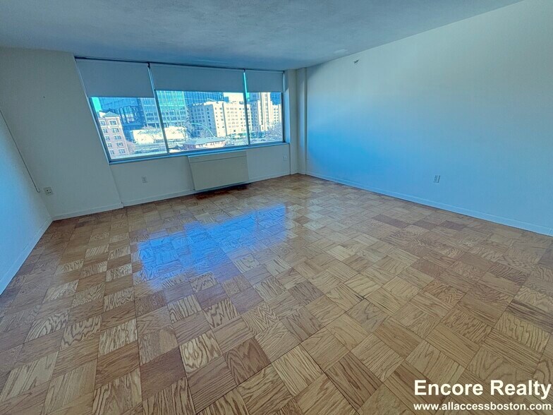 Building Photo - 57 Monmouth St