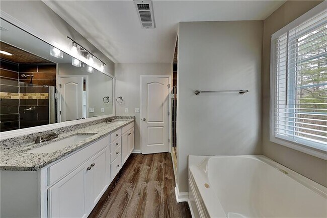 Building Photo - 383 Kyles Cir