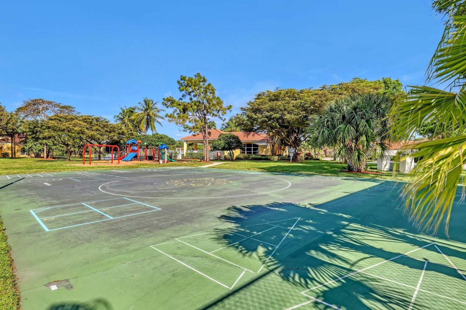 Building Photo - 6143 Seminole Gardens Cir