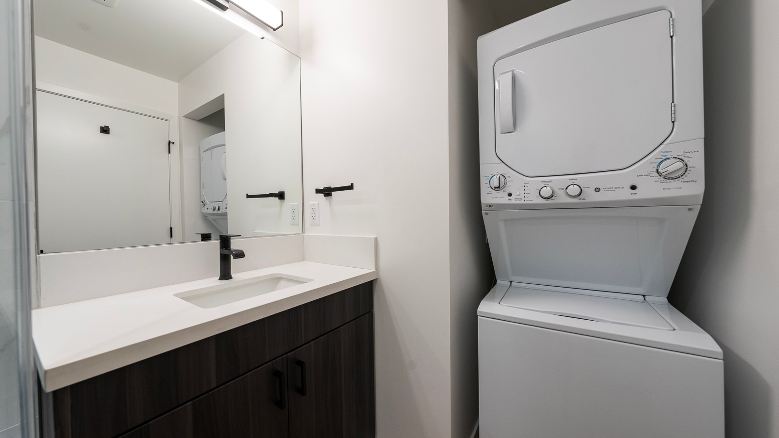 Building Photo - 611 Occidental Blvd