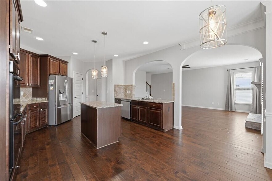 Building Photo - 523 Besra Dr