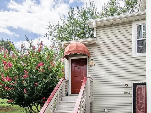 Building Photo - 1014 Stones Throw Dr NW