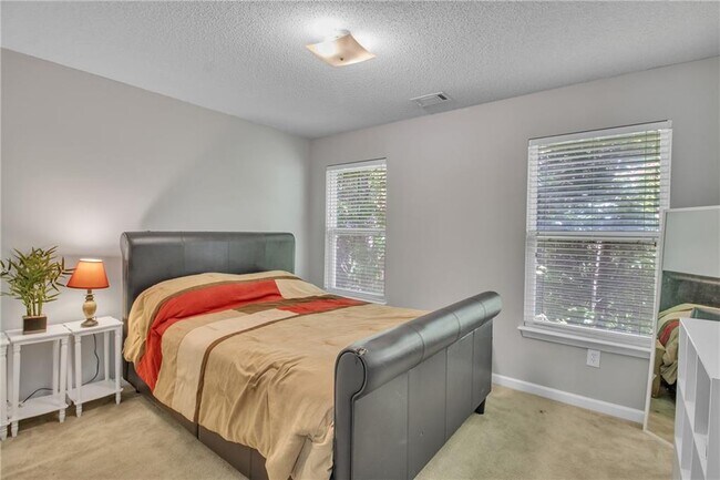 Building Photo - 4240 N Braves Cir